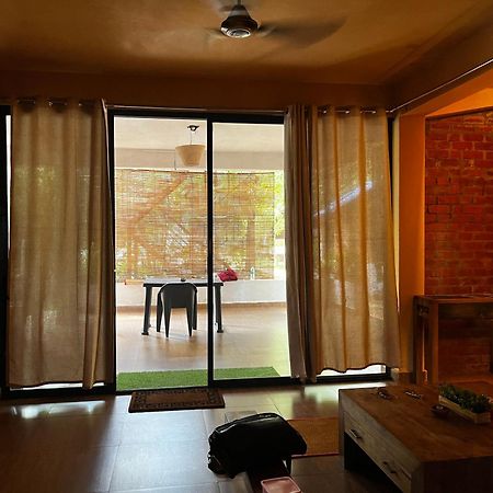 Satori Wellness Cottages I Yoga, Sauna, Ice Bath, Holistic Therapies & More Мандрем Екстер'єр фото