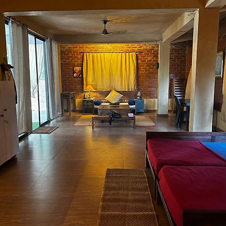Satori Wellness Cottages I Yoga, Sauna, Ice Bath, Holistic Therapies & More Мандрем Екстер'єр фото