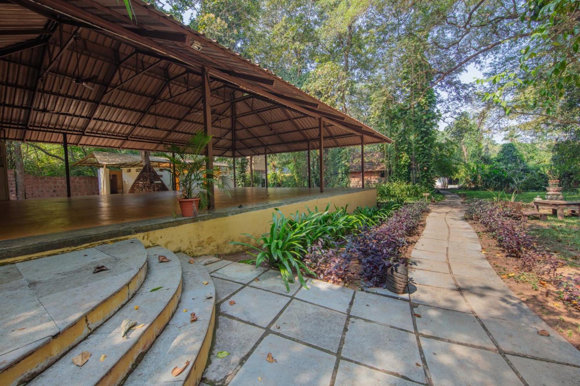 Satori Wellness Cottages I Yoga, Sauna, Ice Bath, Holistic Therapies & More Мандрем Екстер'єр фото